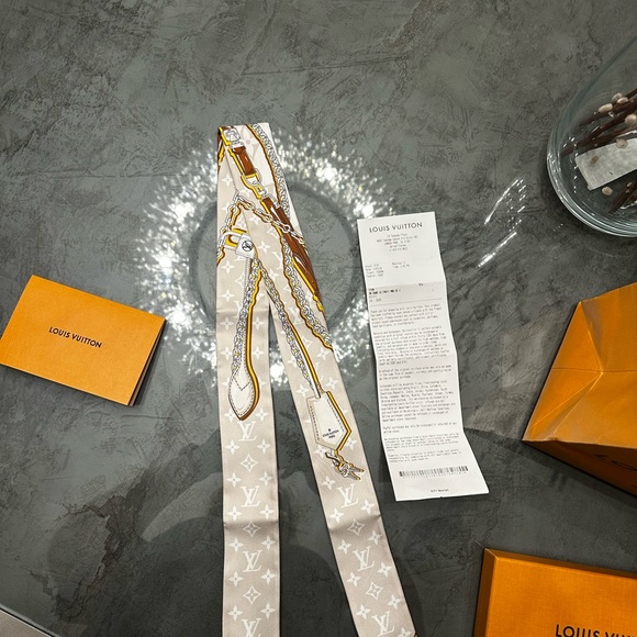 Louis Vuitton BB Bandeau - Picture 7 of 10